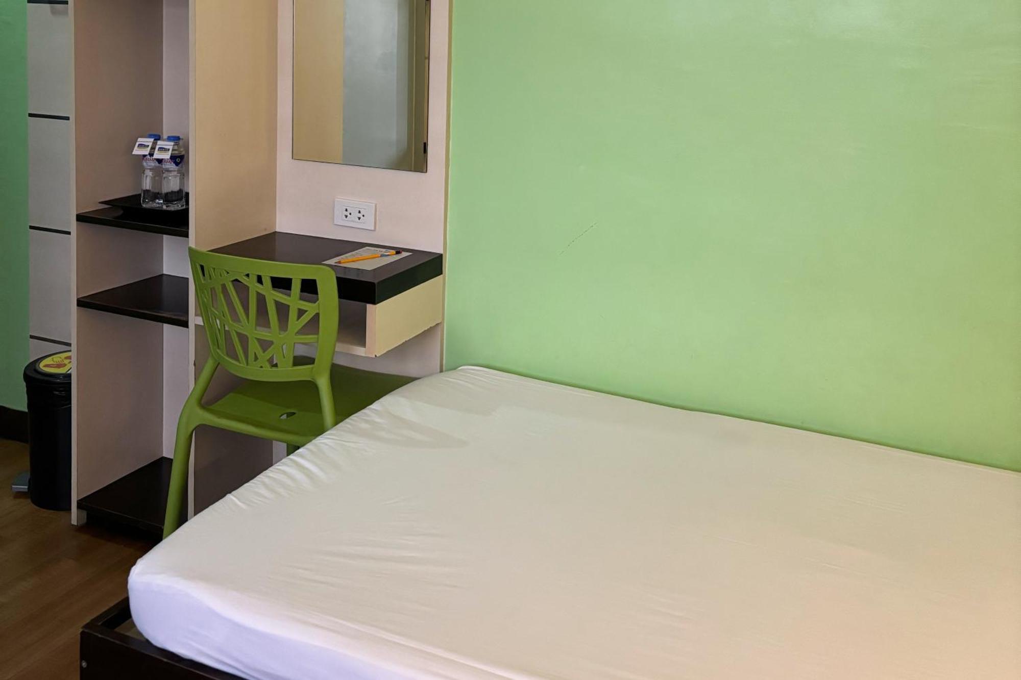 Sugbutel Family Hotel Себу Экстерьер фото