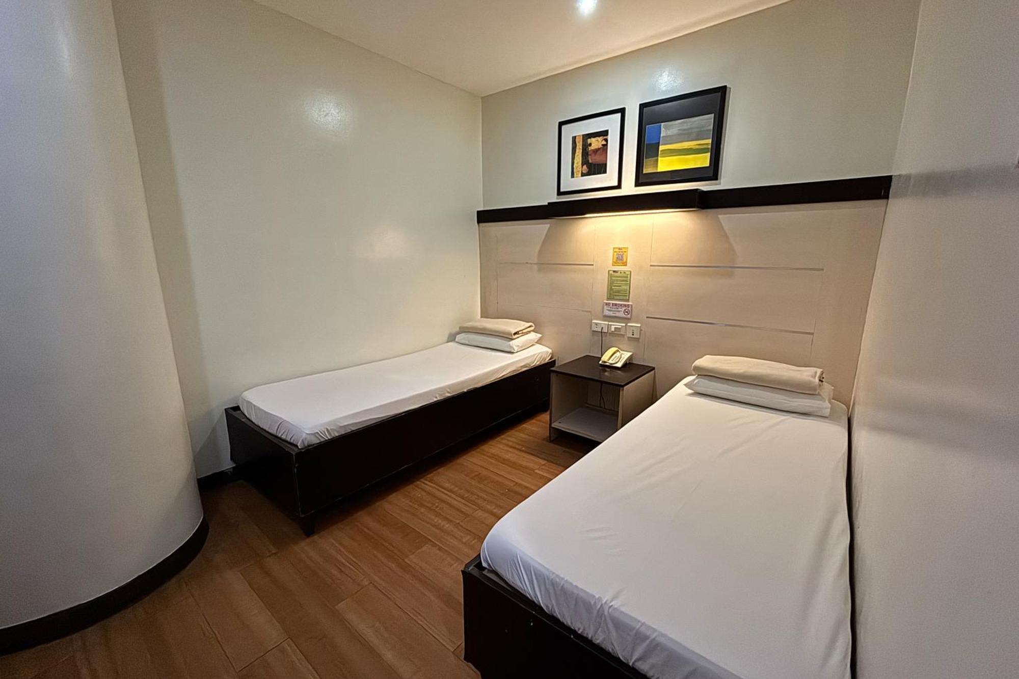Sugbutel Family Hotel Себу Экстерьер фото