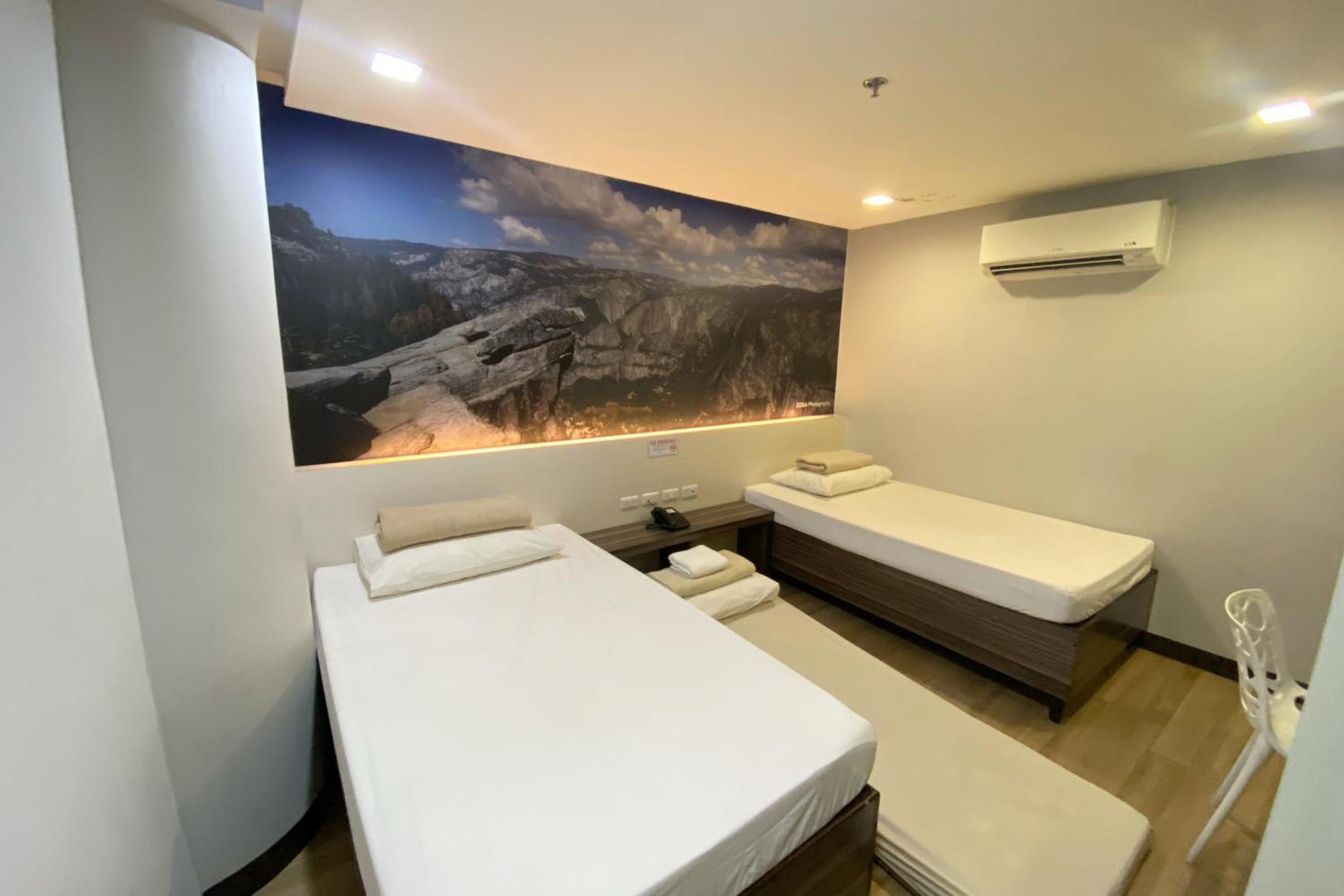 Sugbutel Family Hotel Себу Экстерьер фото