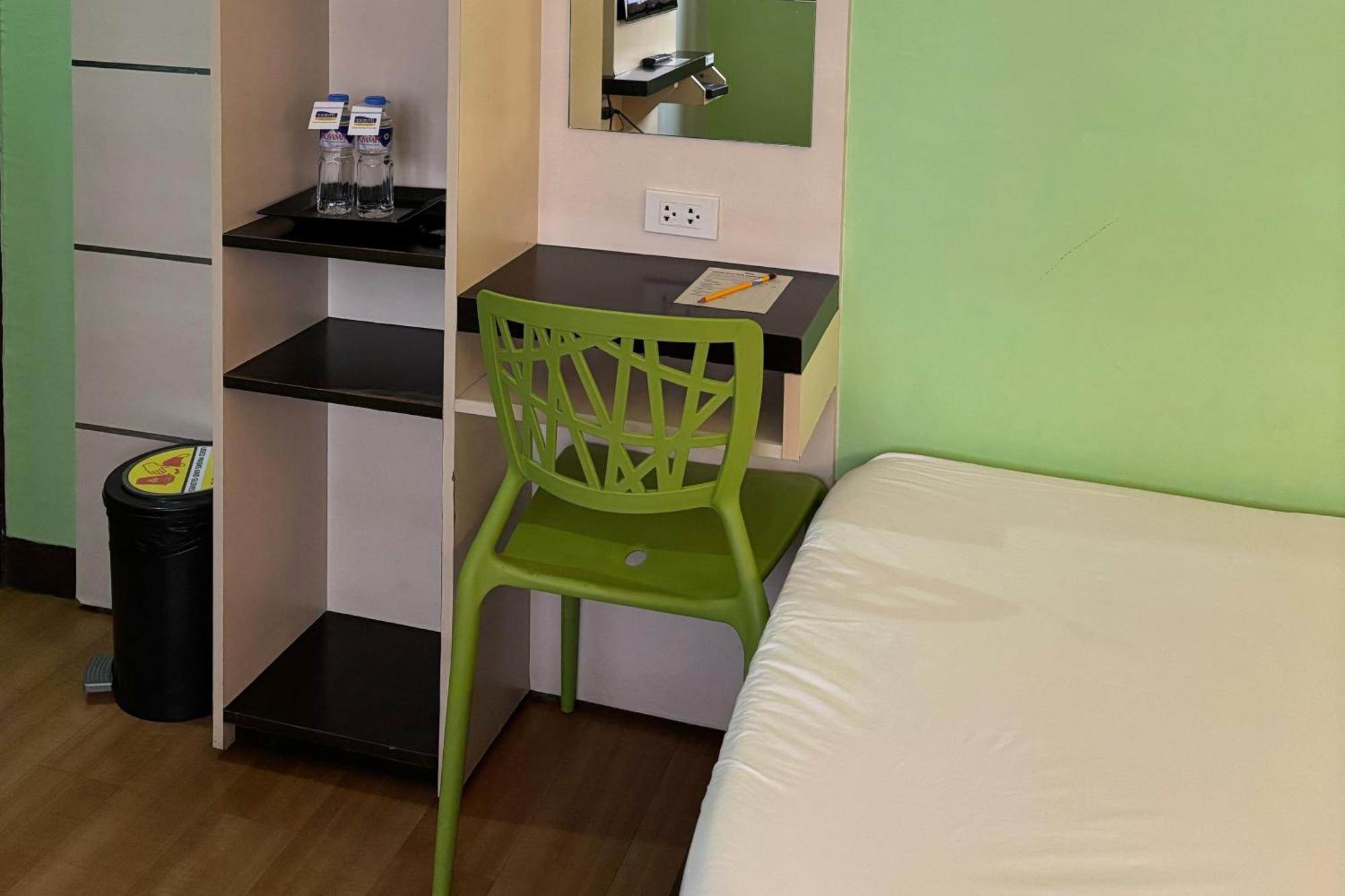 Sugbutel Family Hotel Себу Экстерьер фото