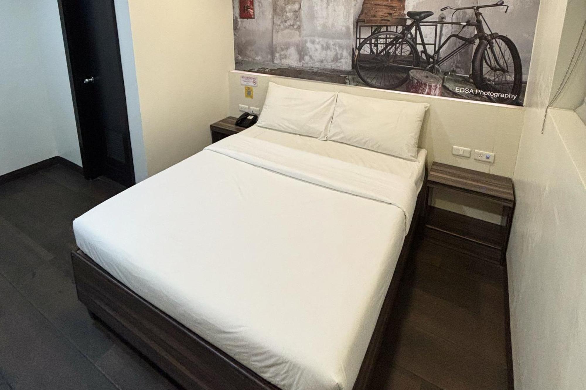 Sugbutel Family Hotel Себу Экстерьер фото