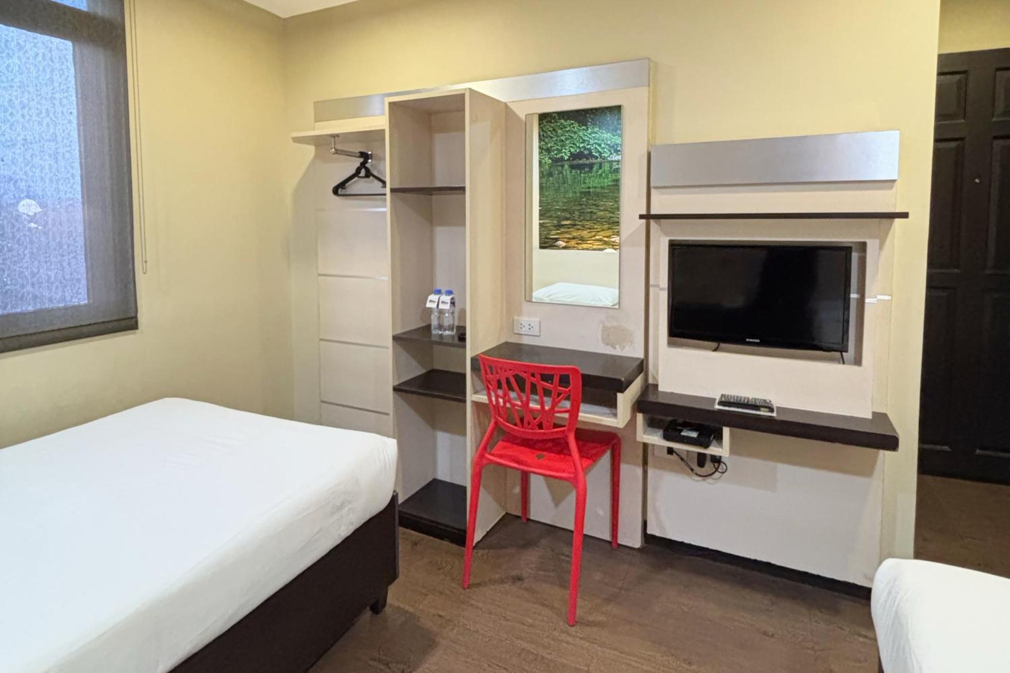 Sugbutel Family Hotel Себу Экстерьер фото