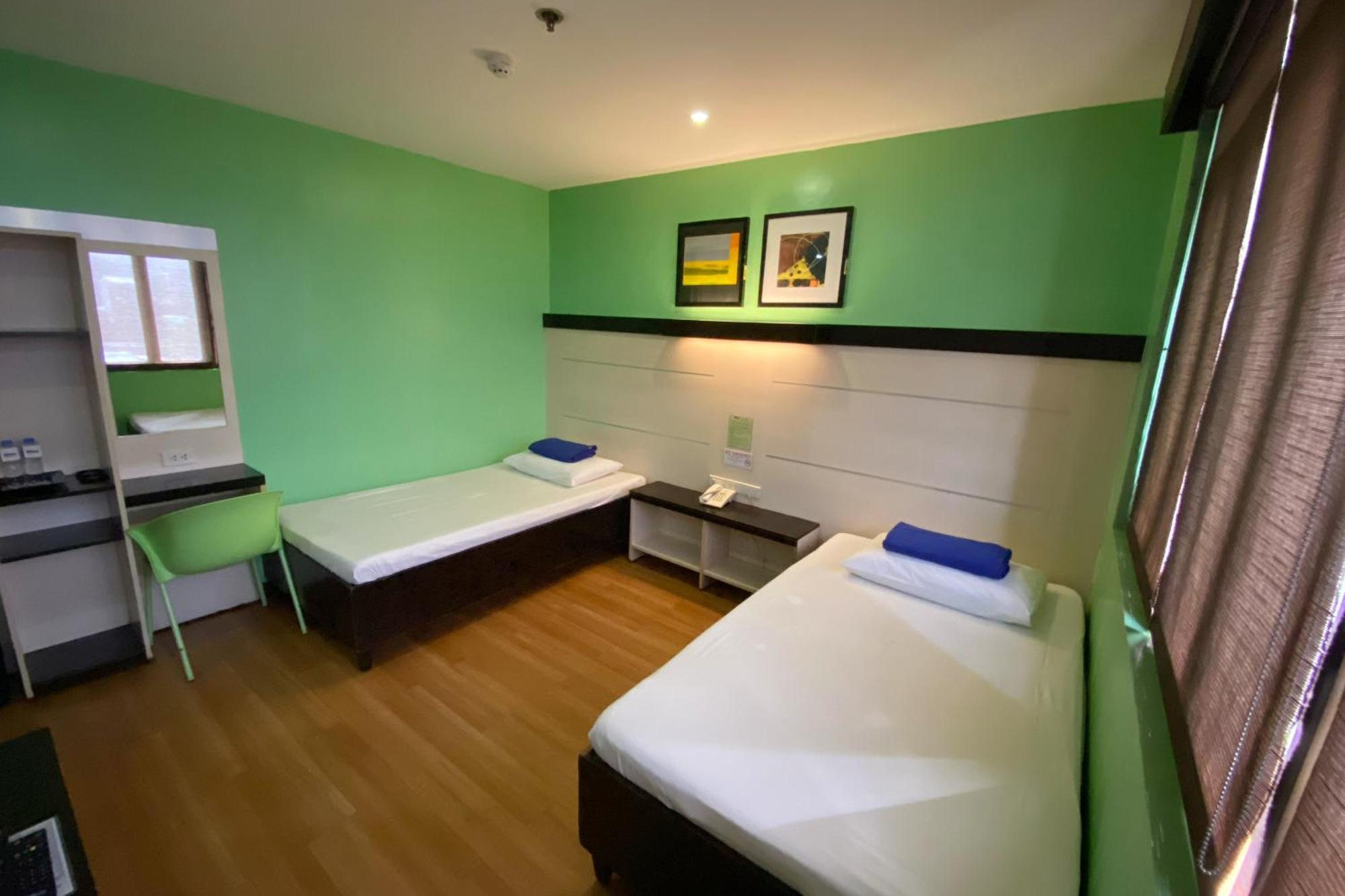 Sugbutel Family Hotel Себу Экстерьер фото