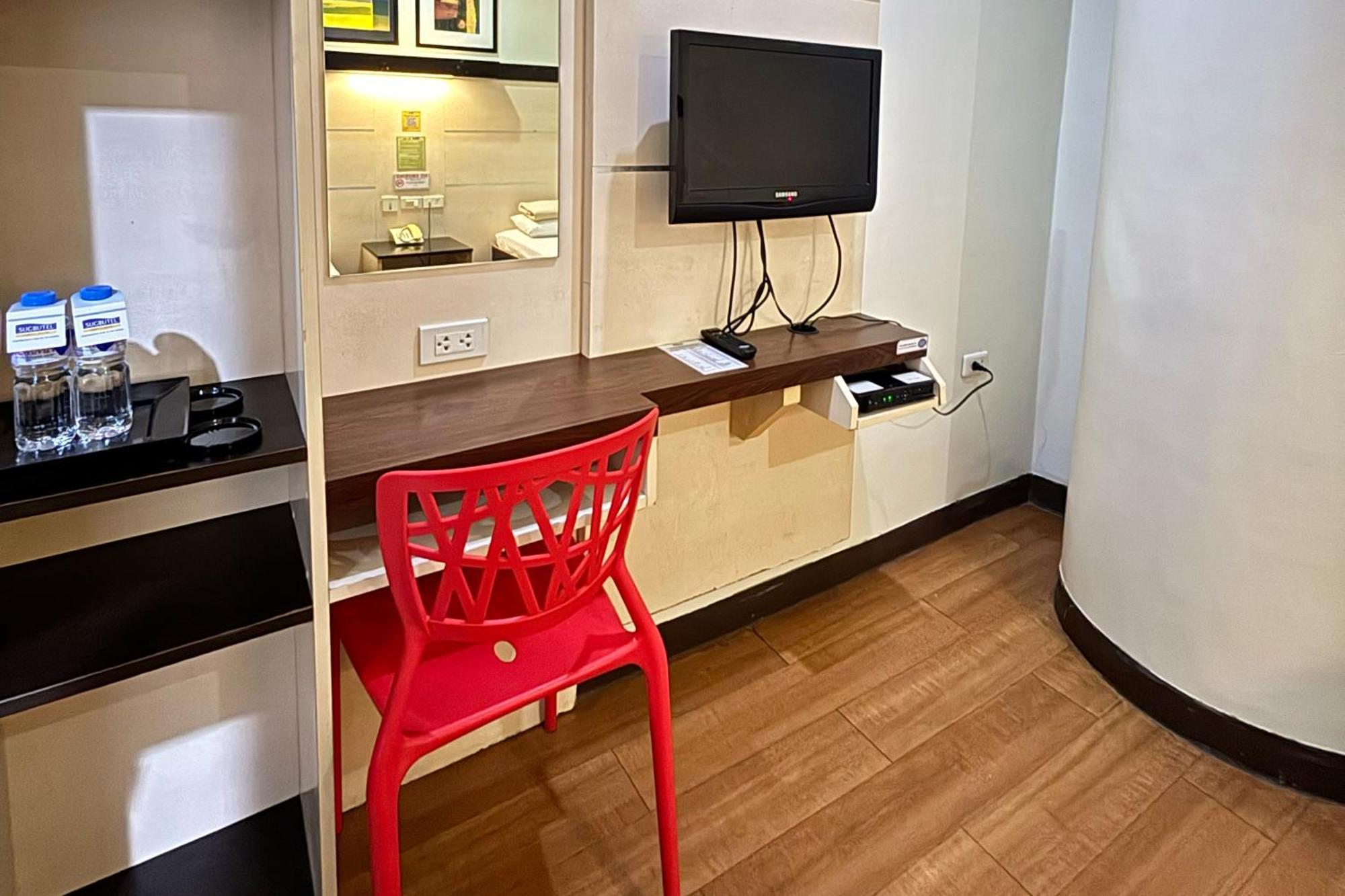 Sugbutel Family Hotel Себу Экстерьер фото