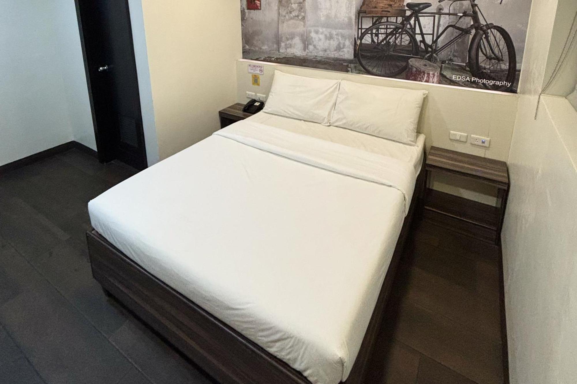 Sugbutel Family Hotel Себу Экстерьер фото